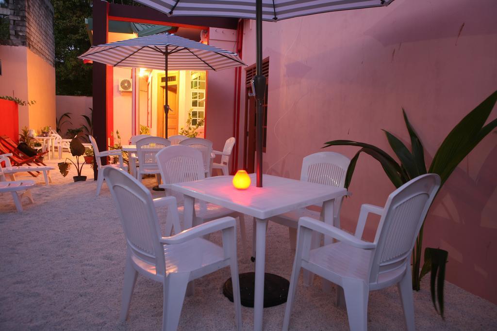 Equa Reef Maldives Hotel Addu City Eksteriør billede