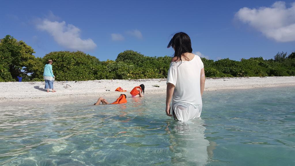 Equa Reef Maldives Hotel Addu City Eksteriør billede