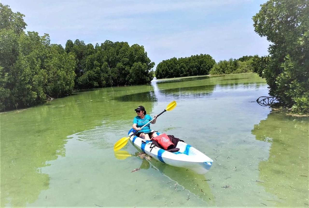 Equa Reef Maldives Hotel Addu City Eksteriør billede